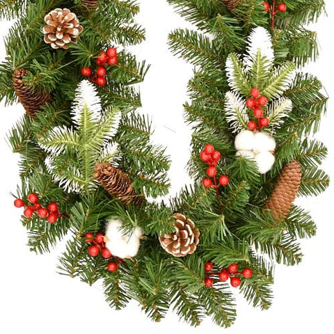 Fresh Spruce Natural Garland with Traditional Décor