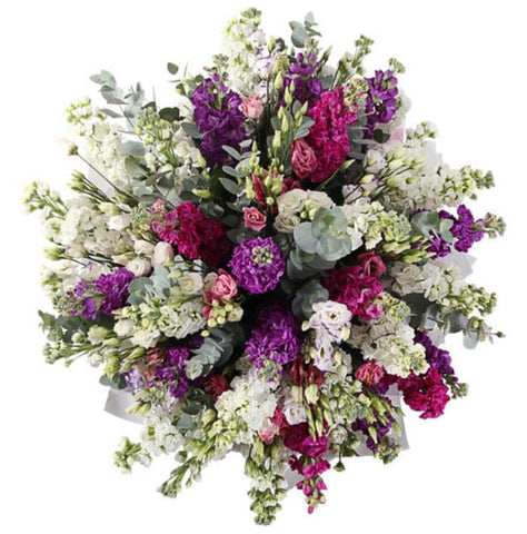 Aromatic Matthiola an Lisianthus Bouquet