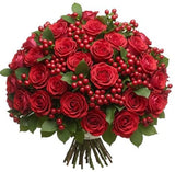 Bouquet of Roses and Red Hypericum Berry - Flowers Box London