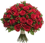 Bouquet of Roses and Red Hypericum Berry - Flowers Box London
