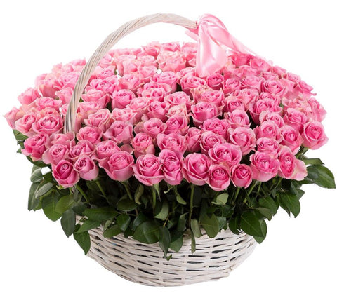 Classic Romantic Roses in Basket - Flowers Box London