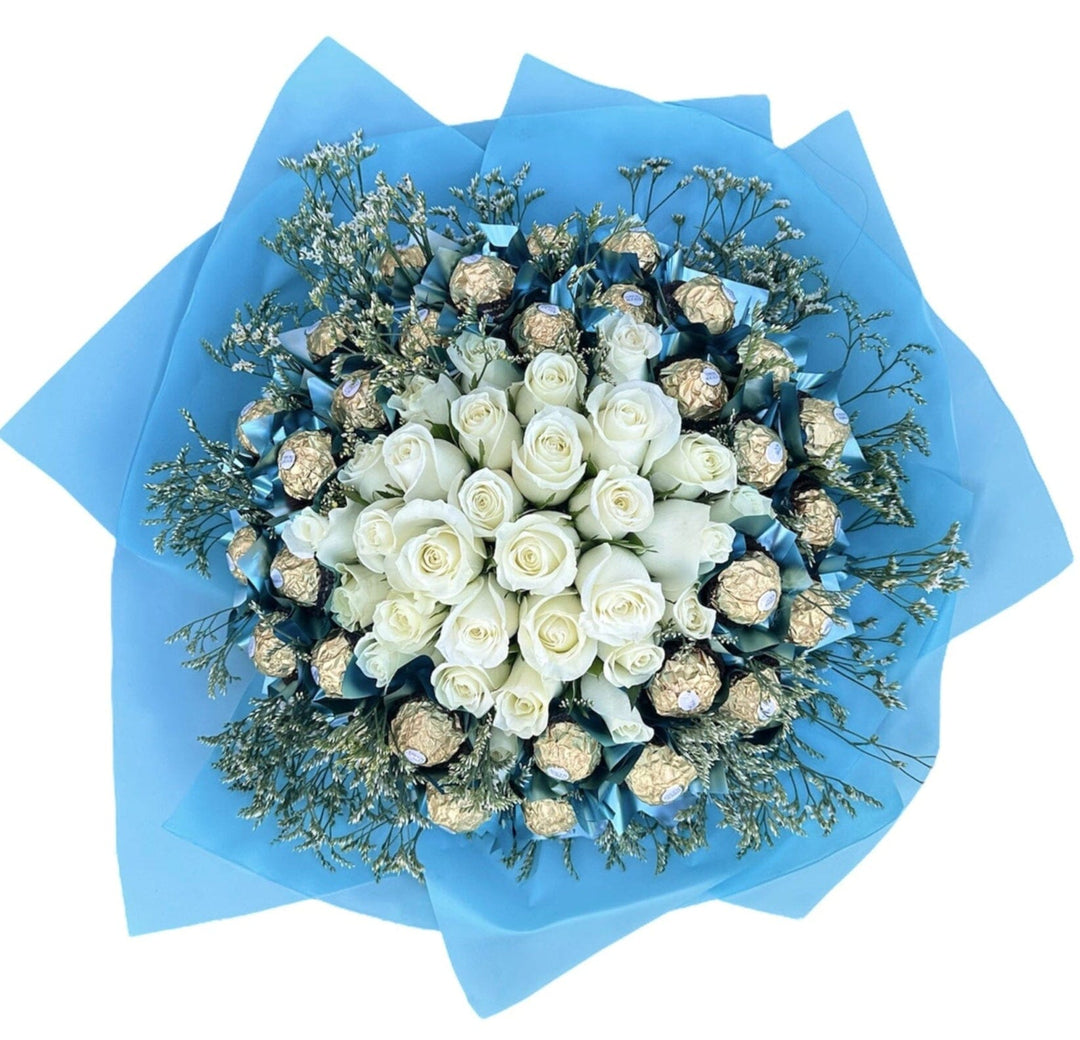 Lovely Bouquet of Roses with Chocolate and Limonium