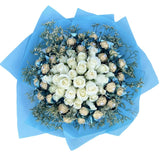 Lovely Bouquet of Roses with Chocolate and Limonium