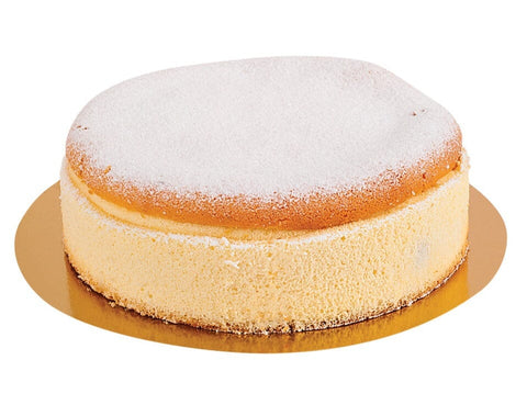 Traditional Cheesecake with Powdered Sugar