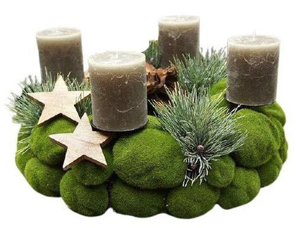 Arrangement with moss
