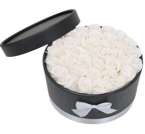 Infinity Roses Round Closed Box - Rose Head Ø 2cm