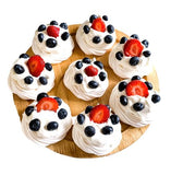 Mini Meringues with Cream and Fresh Fruit