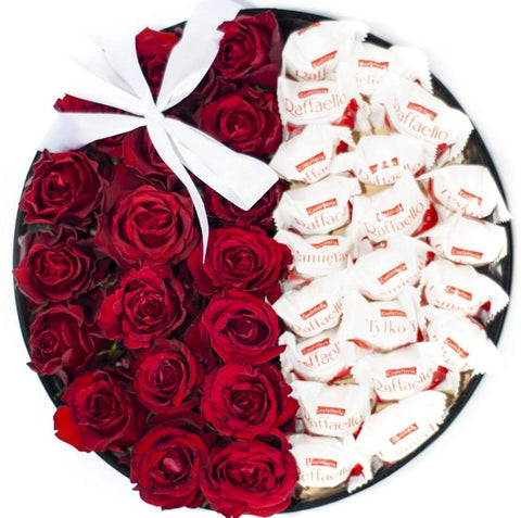 Roses with Chocolates Hat Box - Flowers Box London
